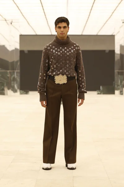 Look 60
